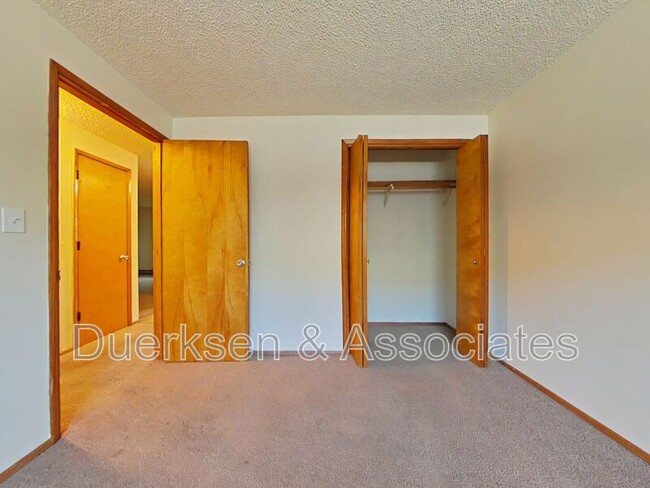 Foto del edificio - 560 NW 19th