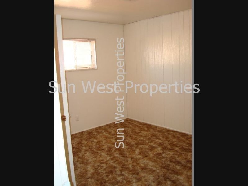 Building Photo - 605 N Orchard Ave