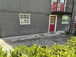 Building Photo - 306 Lake Millsite Rd