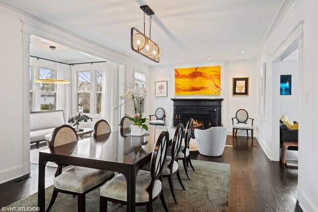 Foto del edificio - 712 Ingleside Pl