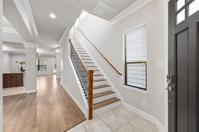 Foto del edificio - 833 W 24th St