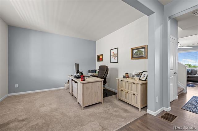 Foto del edificio - 15411 Village Cir E