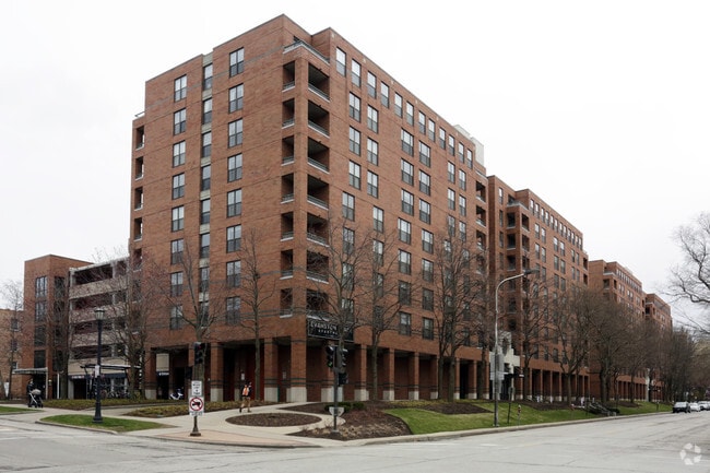 Building Photo - Evanston Place