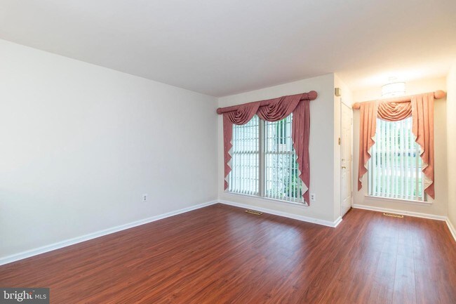 Foto del edificio - 352 Glennbrook Way