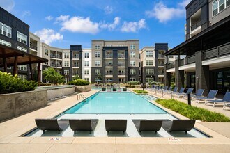Building Photo - Sterling at Stonecrest