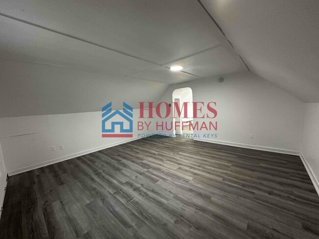 Foto del edificio - Upstairs One Bedroom Duplex | Move-in Ready