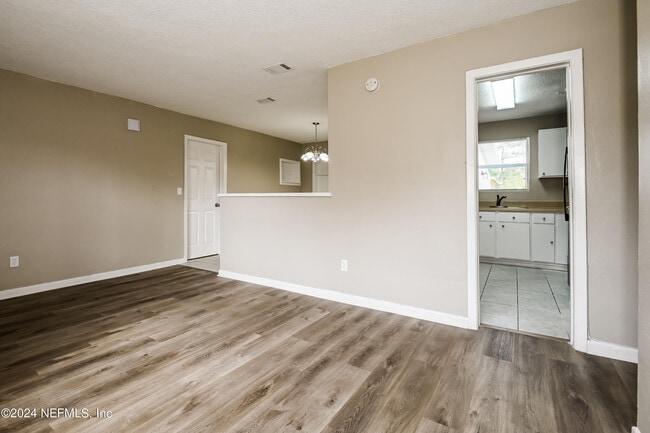 Building Photo - 2536 Emily Ln