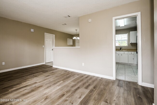 Foto del edificio - 2536 Emily Ln