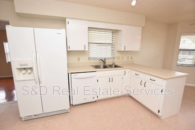 Building Photo - 2210 Harbor Town Ln