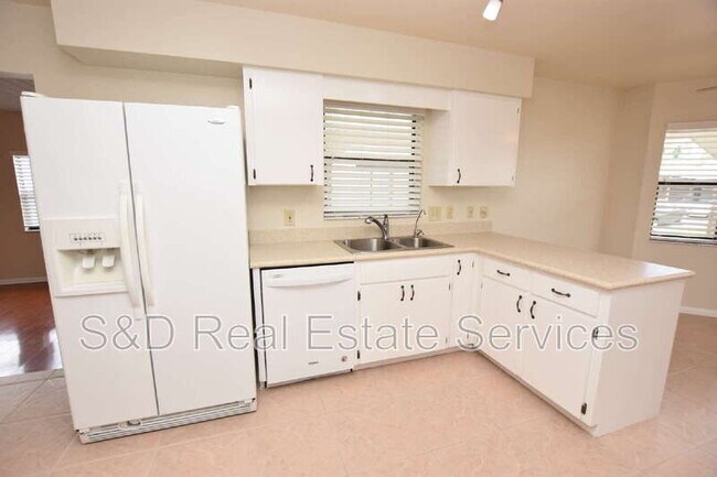 Foto del edificio - 2210 Harbor Town Ln