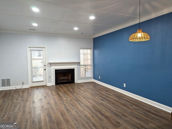 Building Photo - 906 Wedgewood Way