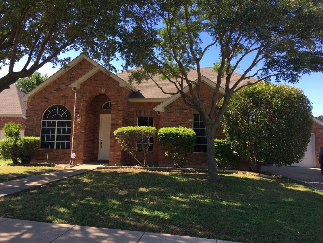 Foto del edificio - 1310 Tanglewood Dr