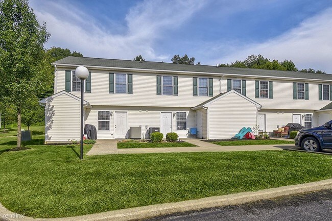Building Photo - 3 br, 1.5 bath Townhome - Canterbury Place