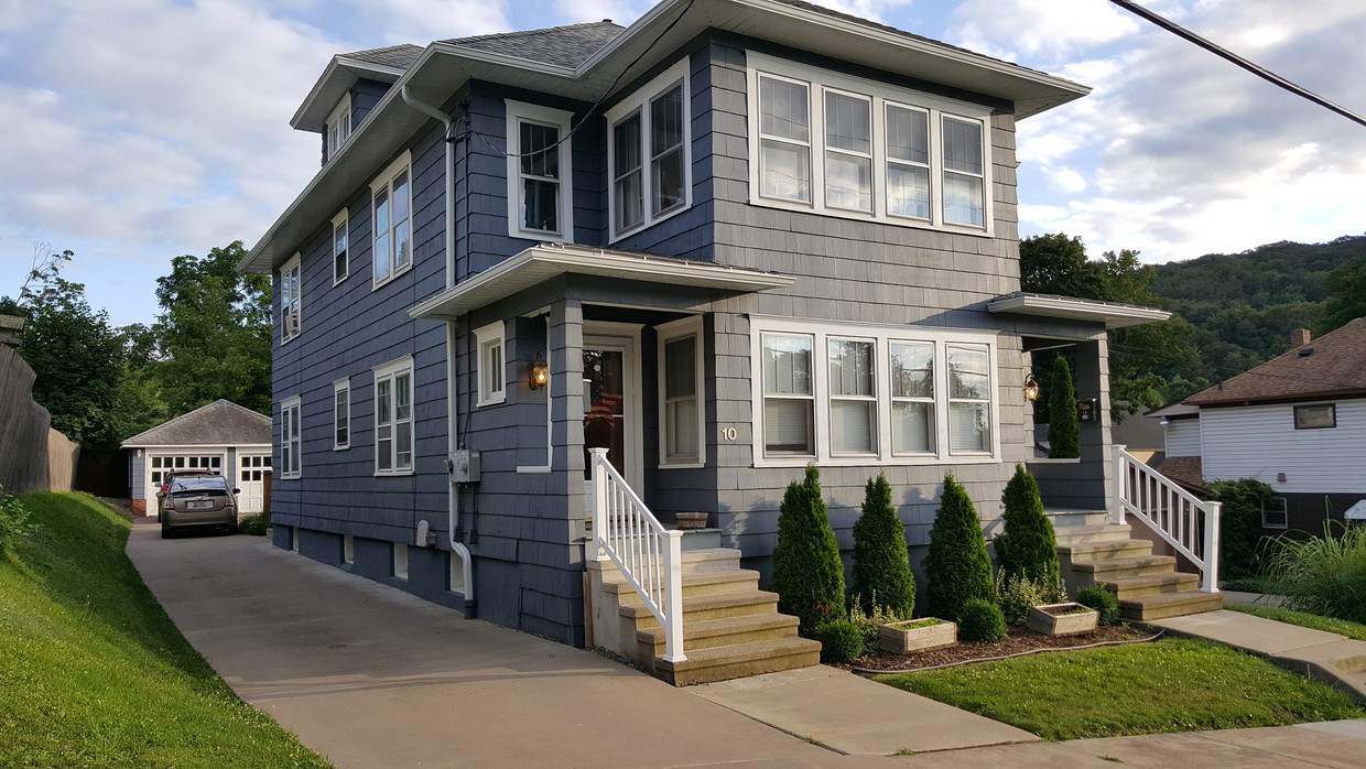 Primary Photo - 10 Guilfoyle Ave