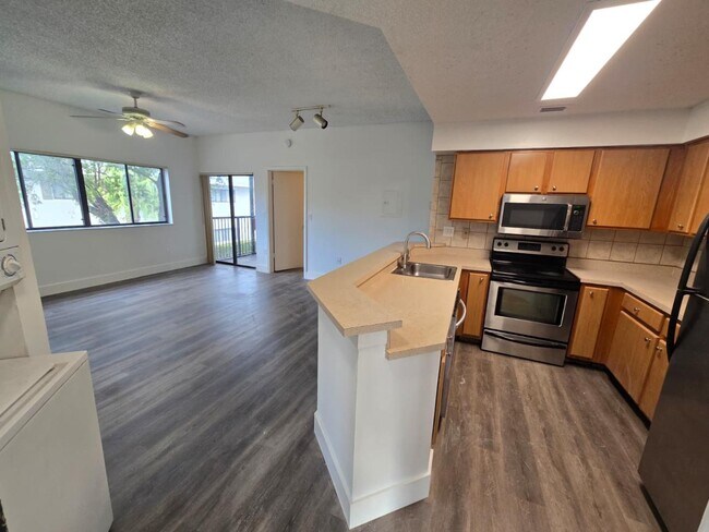 Foto del edificio - 2445 SW 18th Terrace