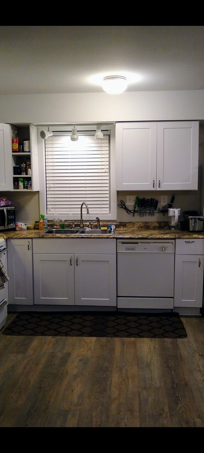 5505 Kaplan Dr, Raleigh, NC 27606 Townhome Rentals in Raleigh NC