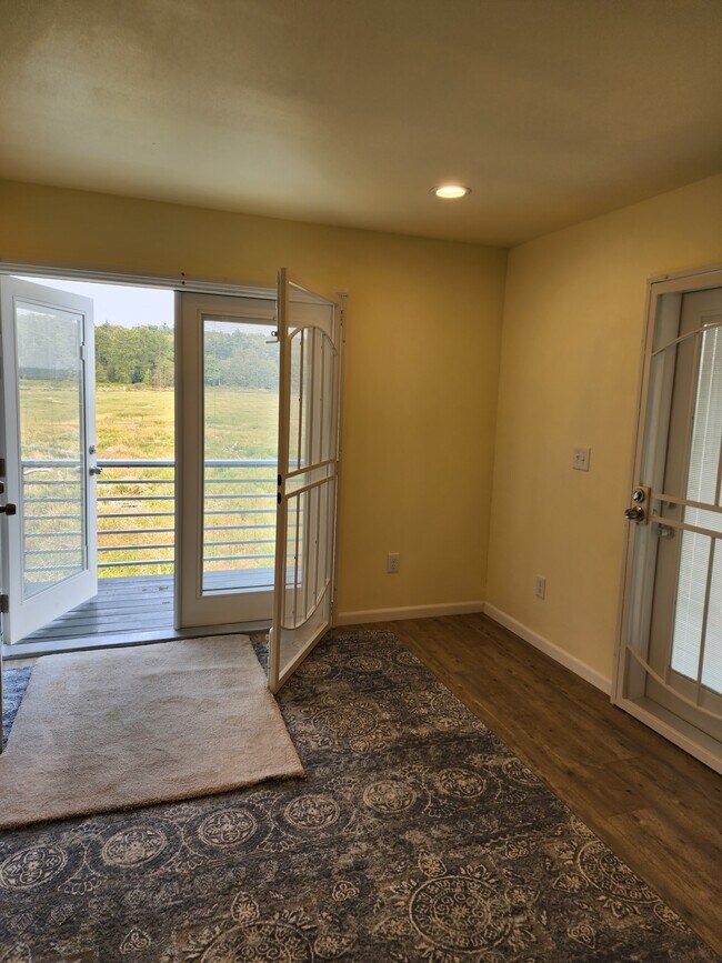 4464 Saltspring Dr Unit 1, Ferndale, WA 98248 Apartments in Ferndale