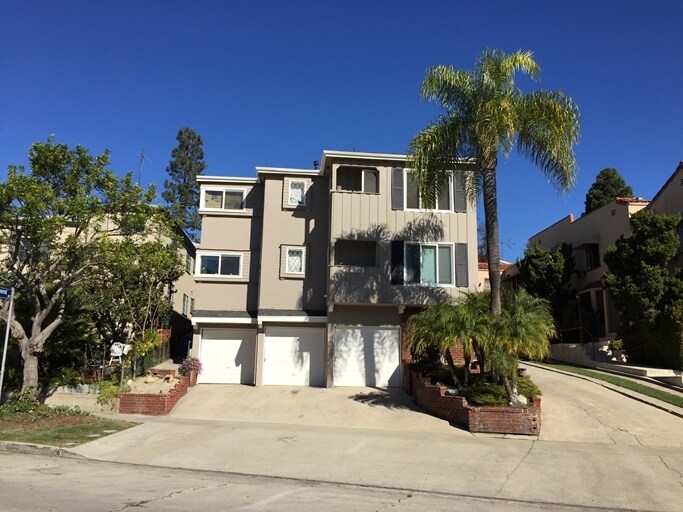 Primary Photo - 3373 Rowena Avenue