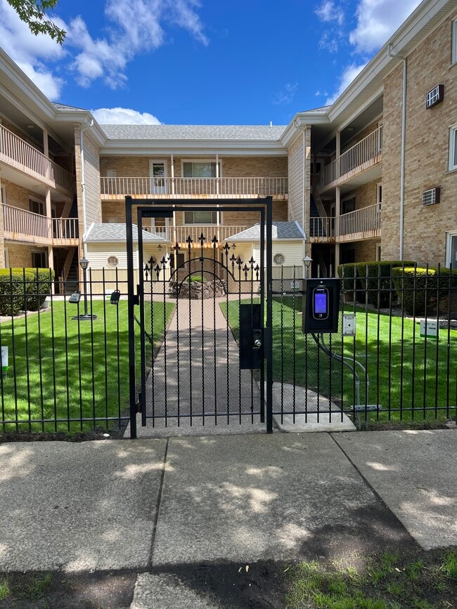 Foto del edificio - 7206 W Wellington Ave