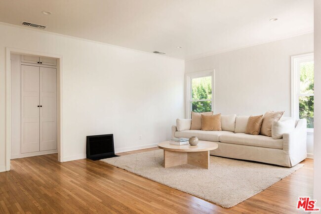 Foto del edificio - 3923 Redwood Ave