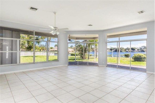 Building Photo - 907 SW 37th Ct