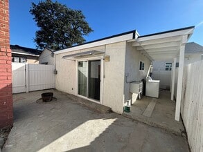 Building Photo - 8060 Kyle St