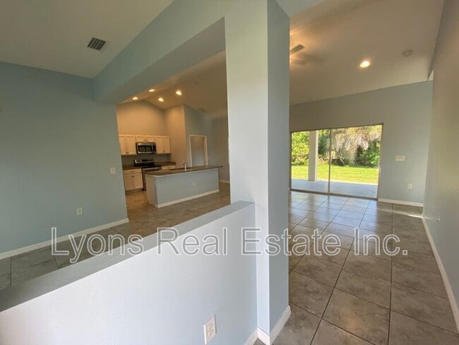 Foto del edificio - 18235 Eau Gallie Cir
