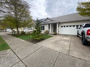 Building Photo - 615 Darby Dr