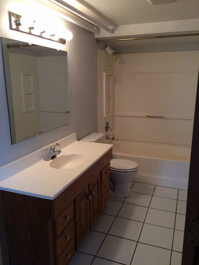 701 N Gilbert St Unit 701.5, Iowa City, IA 52245 Apartments in Iowa