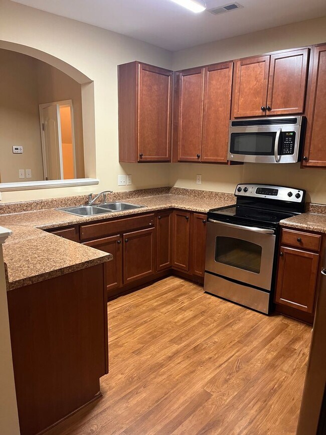Foto del edificio - Live Your Best Life: Modern 3-Bedroom Town...