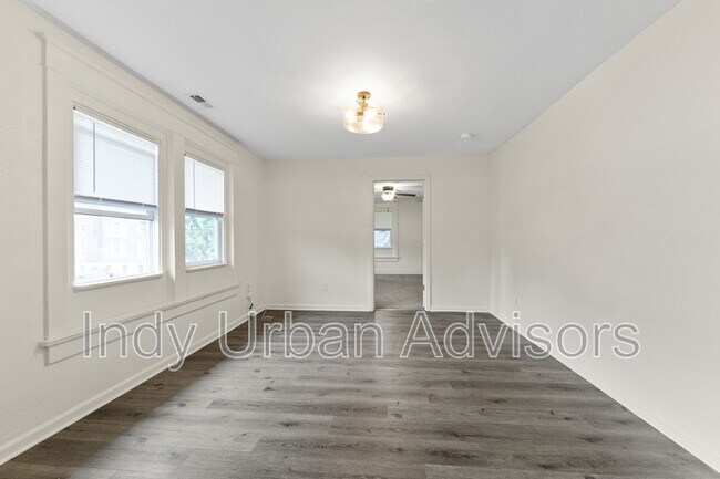 Building Photo - 1306 Woodlawn Ave
