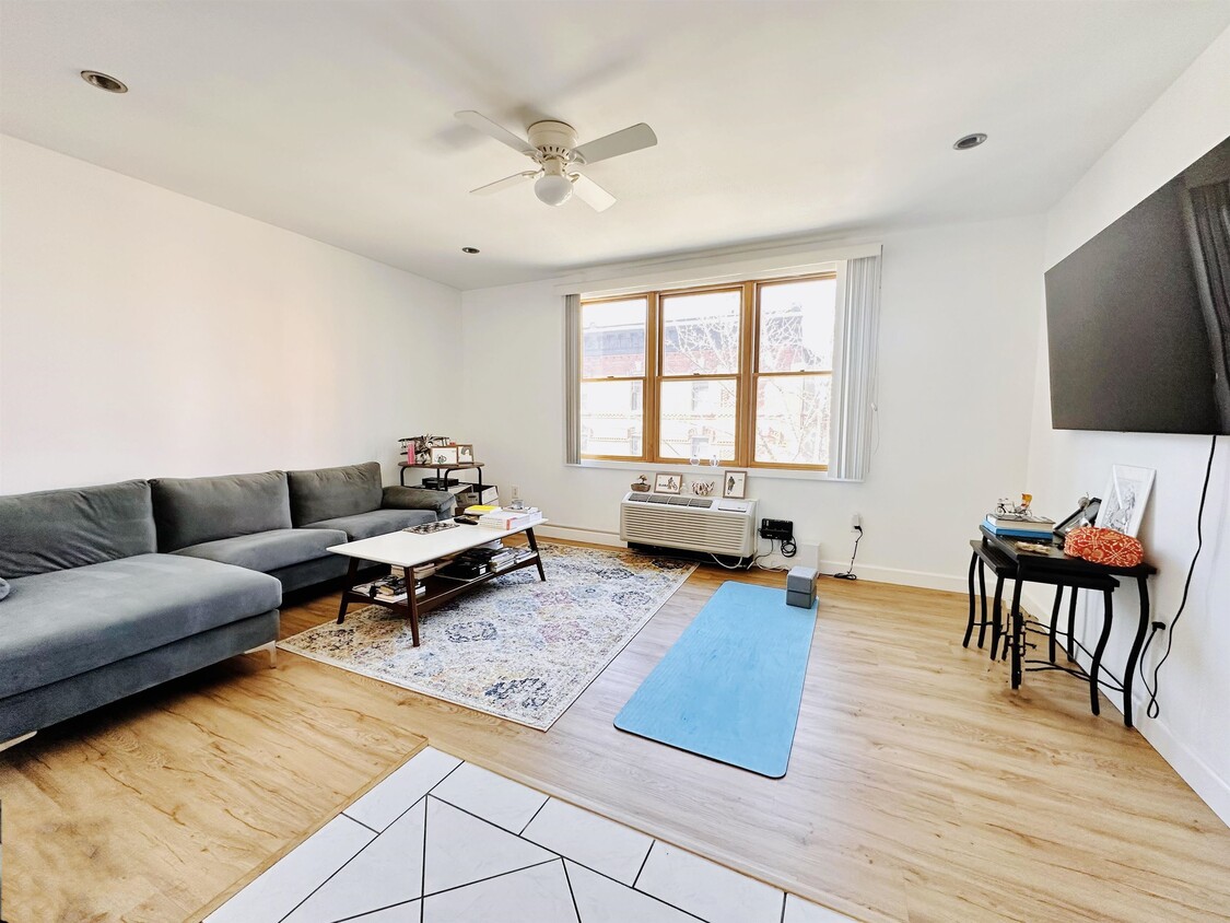 242 Barrow St Unit 3A, Jersey City, NJ 07302 Condo for Rent in Jersey