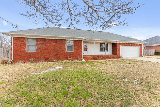 Building Photo - 103 Springview Ln