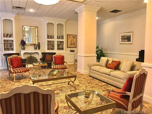 Foto principal - 3800 S Ocean Dr