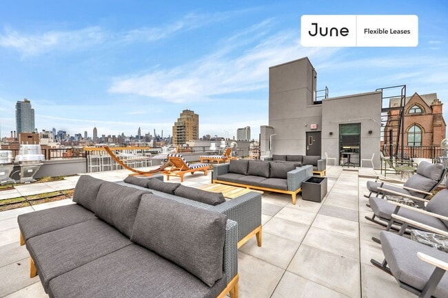Building Photo - Prime Private ROOM in Williamsburg