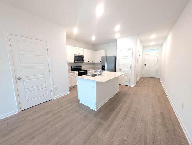 Building Photo - 5916 Ortega Lake Dr