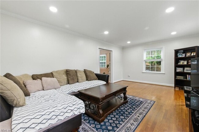 Building Photo - 707 Lipton Dr