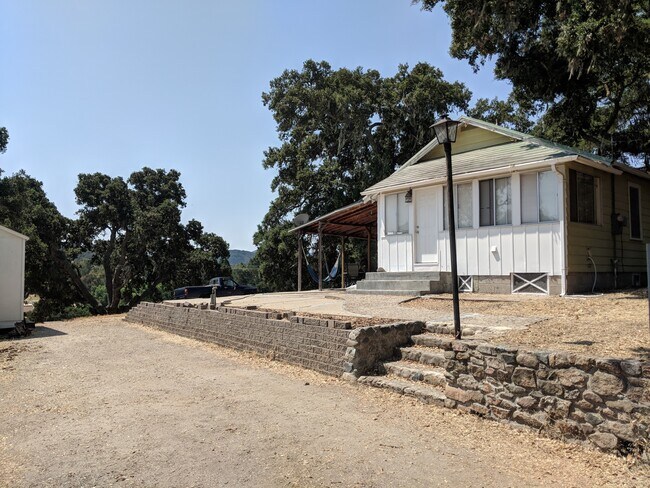 Foto del edificio - 5705 Portola Ave