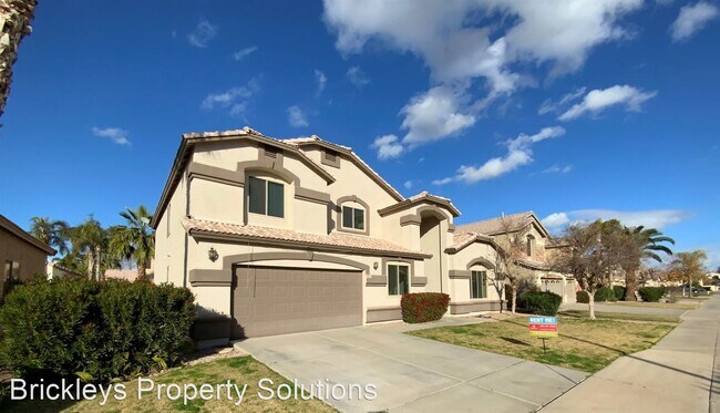 Foto del edificio - 4 br, 2.5 bath House - 6910 E Monte Ave.
