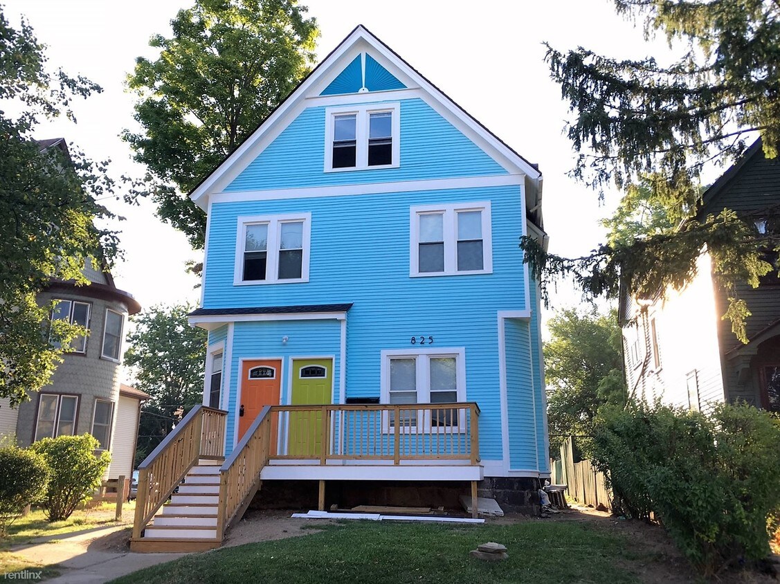 Primary Photo - 825 E University Ave