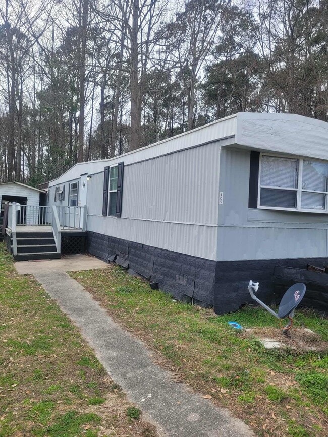 Building Photo - 1147 College Park Rd