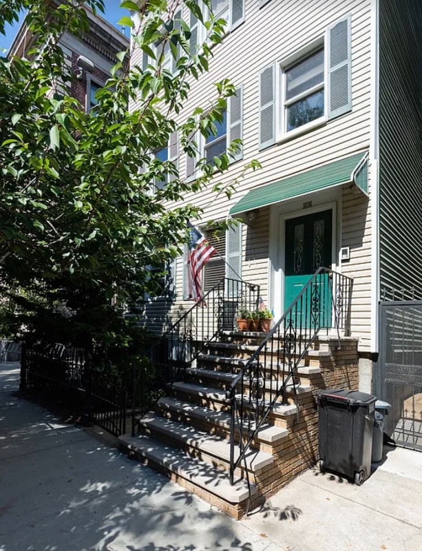 Building Photo - 1036 Lorimer St