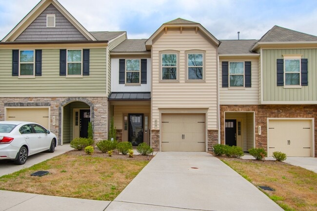Modern Elegance in Brightleaf: 3-Bedroom Townhouse with Amenities Galore - Modern Elegance in Brightleaf: 3-Bedroom Townhouse with Amenities Galore