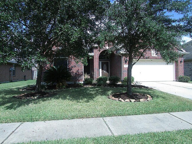 Building Photo - 2314 Ligustrum Flower Dr