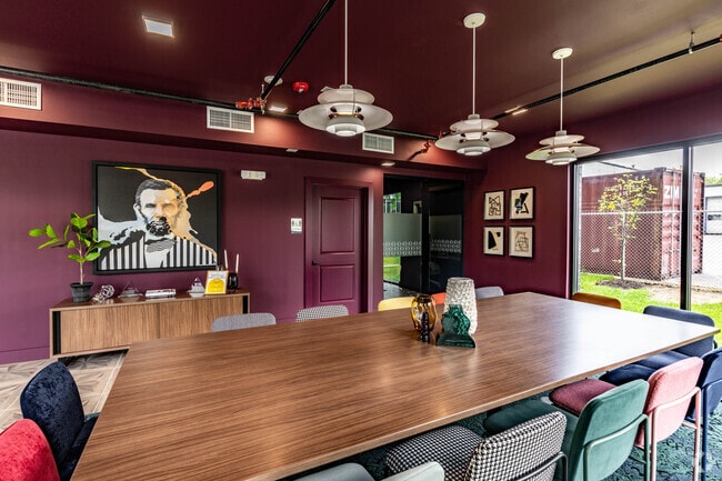 Clubhouse - CODA Wedgewood Houston Luxury Apartments