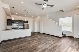 Building Photo - 710 Benge Dr