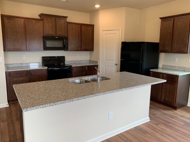 Building Photo - 821 Independence Ave