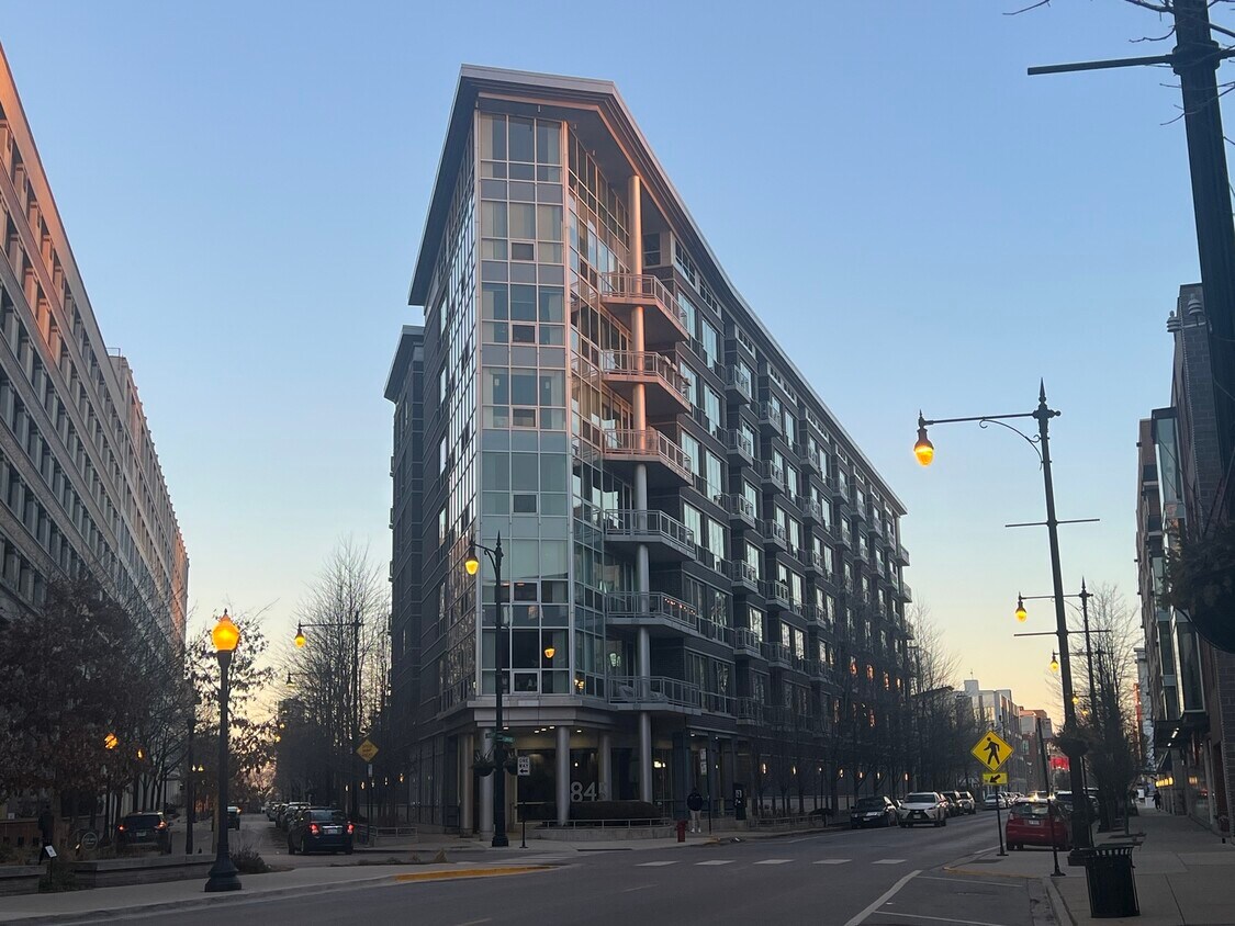 Foto principal - 845 N Kingsbury St