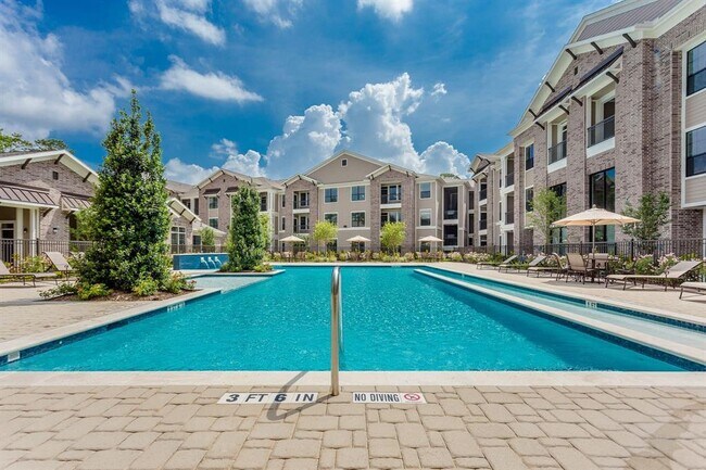 Building Photo - 18021-10821 Eagle Springs Pkwy