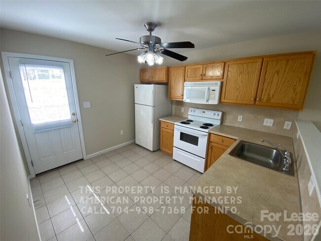 Foto del edificio - 4135 Broadstairs Dr SW